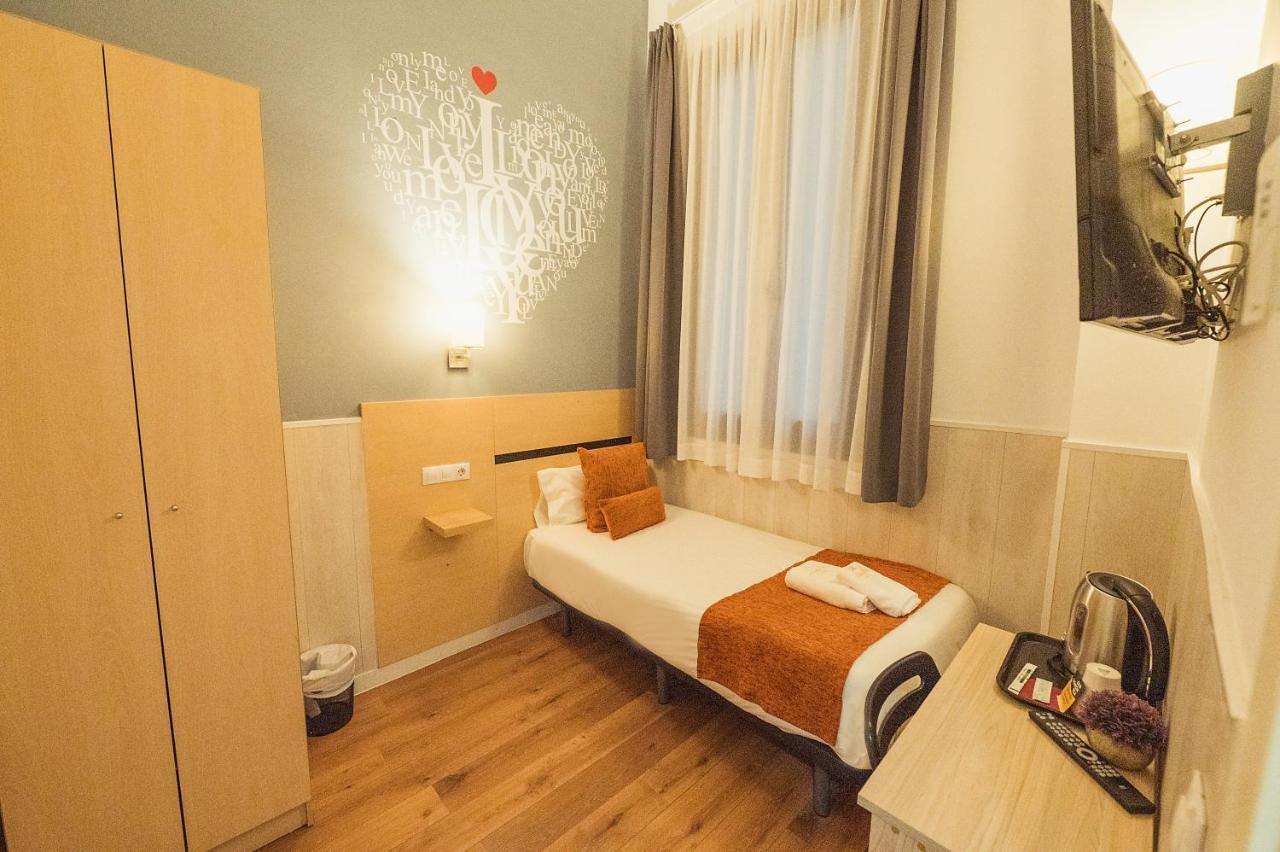 Hostal Live Natura Barcelona (Adults Only) Extérieur photo