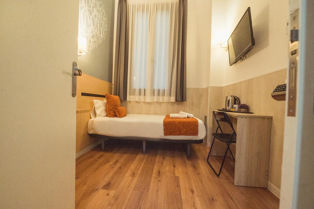 Hostal Live Natura Barcelona (Adults Only) Extérieur photo